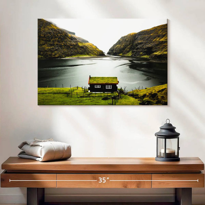 Alvord Faroe Island House, H 20 po x l 30 po