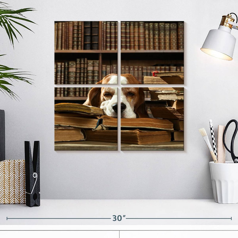 Chien et livres Brampt, H 18 po x l 18 po