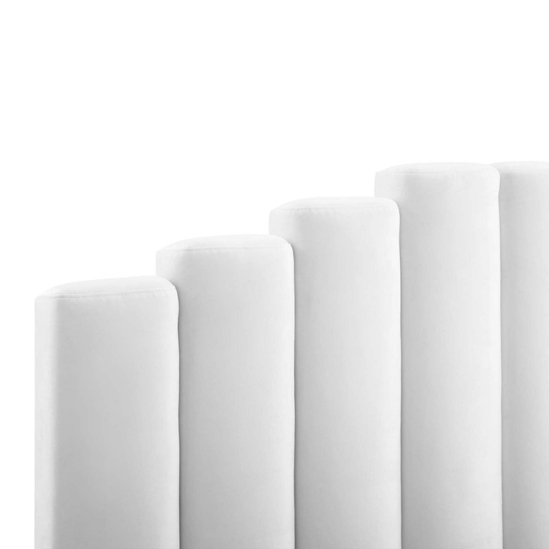 Grand lit plateforme en velours Olivia, Blanc