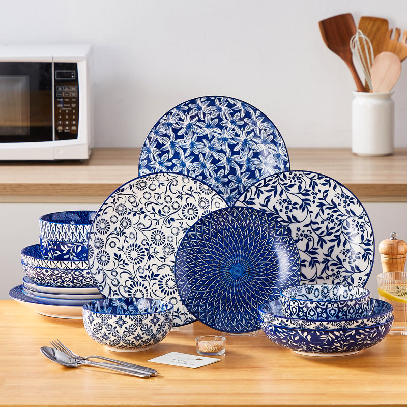 Selene 16 Piece Porcelain Dinnerware Set, Service For 4, Blue