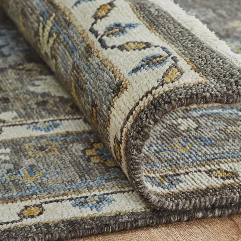 Oushara Hand Knotted Wool Oriental Area Rug, Rectangle 9' x 12'