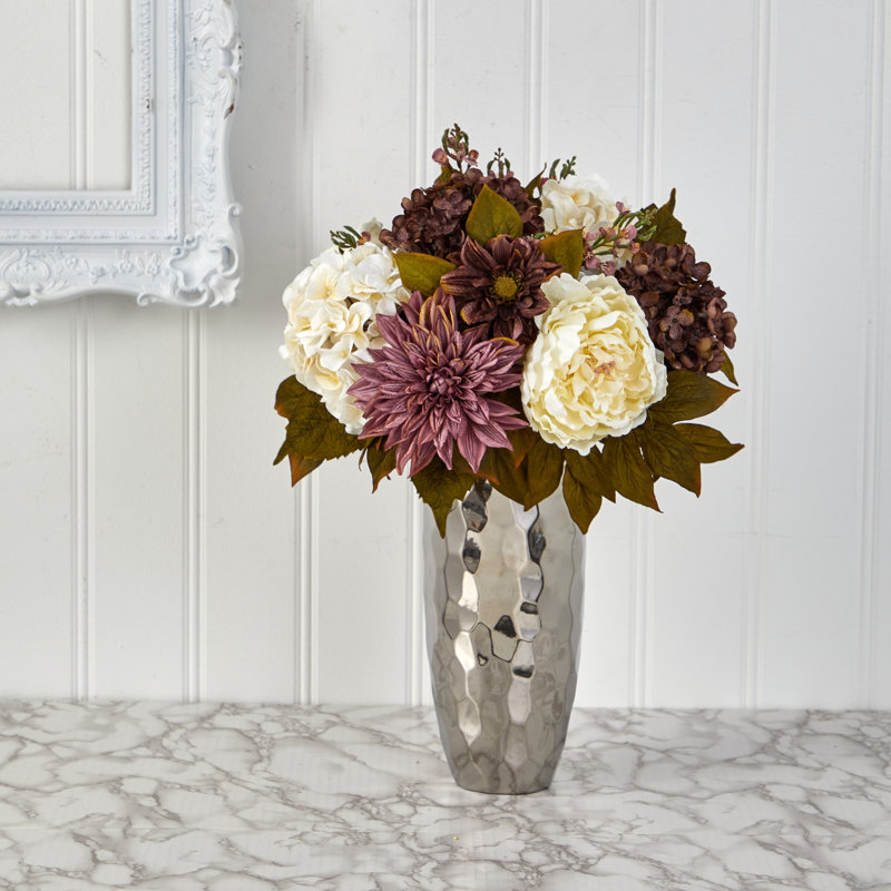 ensemble de 22 po de pivoine, d’hortensias et de Dahlia artificiel dans un vase argent