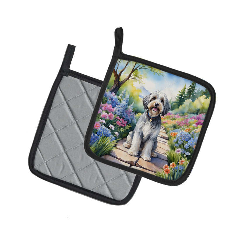 Caroline's Treasures Floral Polyester Potholder Set