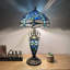 Lampe de table Haruko Tiffany avec abat-jour et base en vitrail bleu et ampoules DEL incluses: l 16 po x P 16 po x H 24 po-2019900070