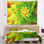 Tapisserie floral incroyable danse de pétales verts-28494283