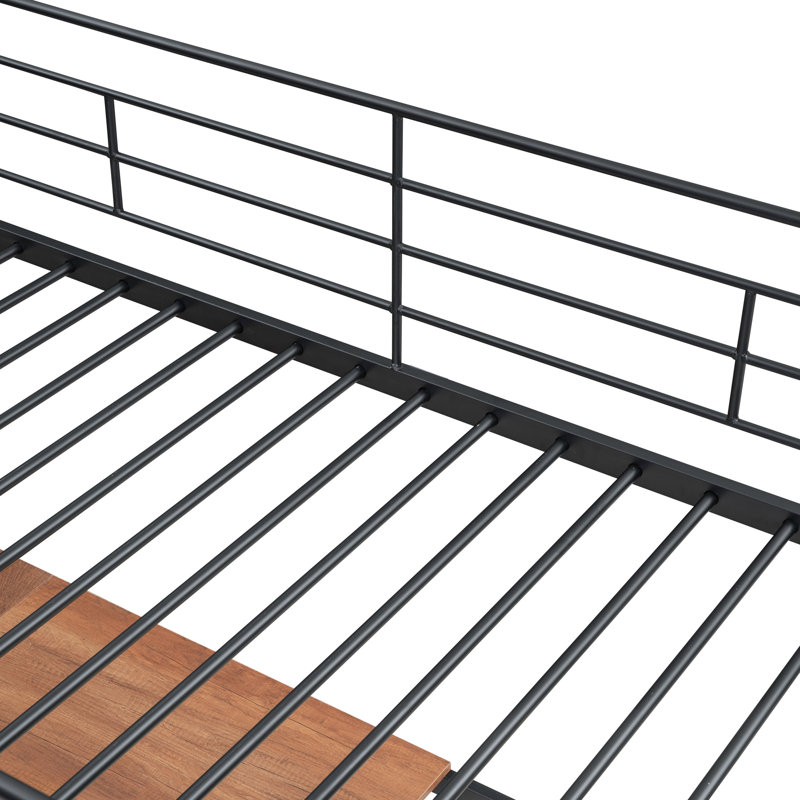 Lit mezzanine simple en métal noir avec bureau et grille. Fabrication robuste, compatible avec n'importe quelle pièce. Économisez de l'espace en tant que tablettes sous l'armoire. Polyvalent pour diverses utilisations. Dimensions: L 94 po x l 40,9 po x H 67,9 po