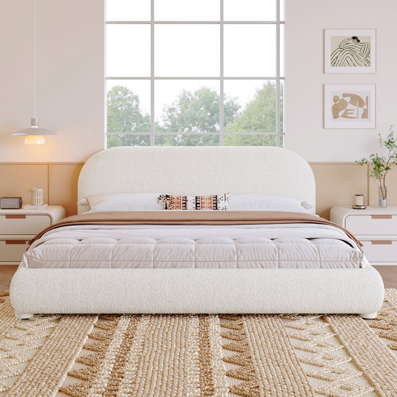 Très grand lit plateforme tapissier avec tête de lit courbée, Crème