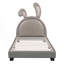 Lit plateforme tapissier simple avec ornement en forme de lapin-528655181