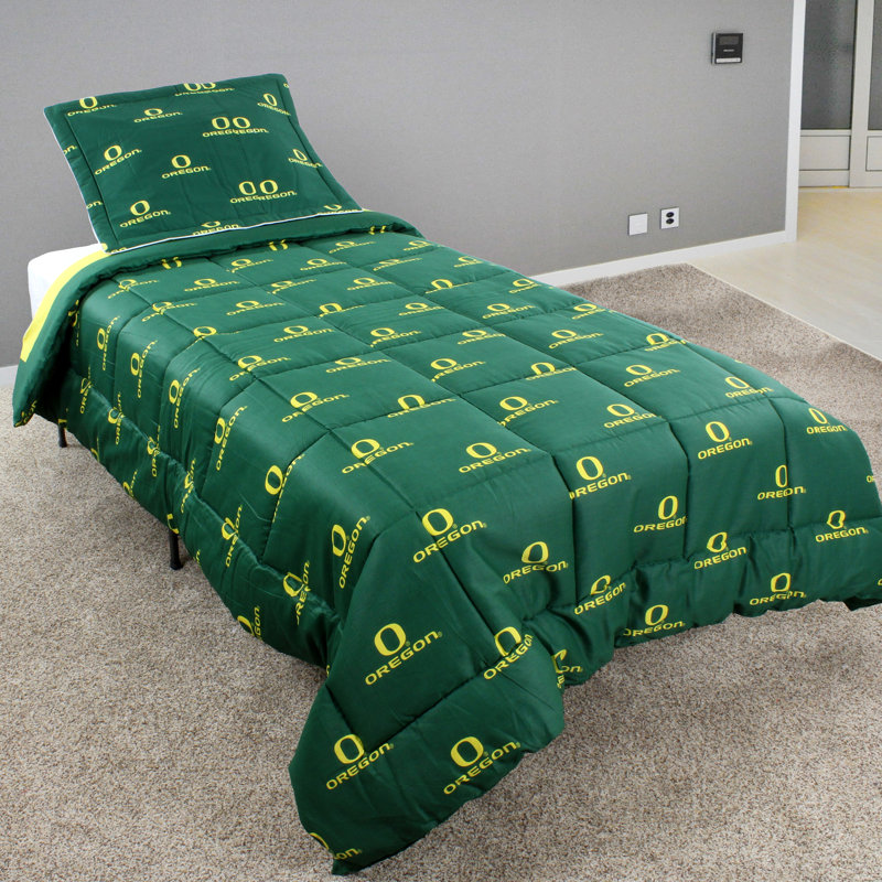 NCAA Sateen Comforter, Full Comforter + 2 Standard Shams, Oregon