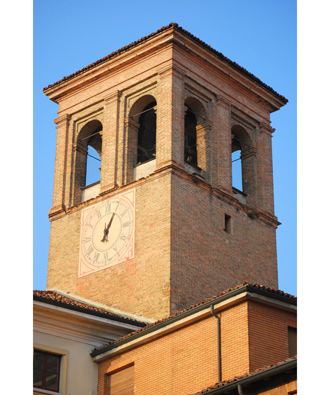 Tour de l'église San Francsico, H 18 po x l 12 po
