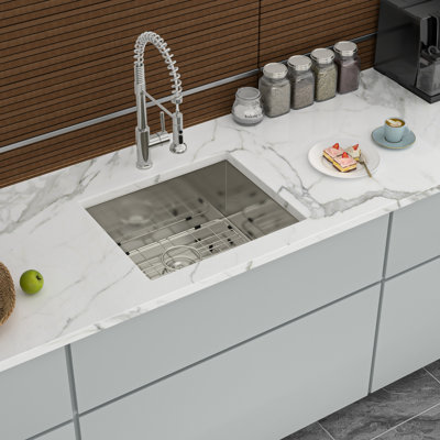 Évier encastré simple 21 po, 9 po de profondeur, fabrication Sus304, finition satinée brossée, - revêtement de condensation, grille de rinçage inférieure de couleur nickel, drainage de l'eau en forme de X,