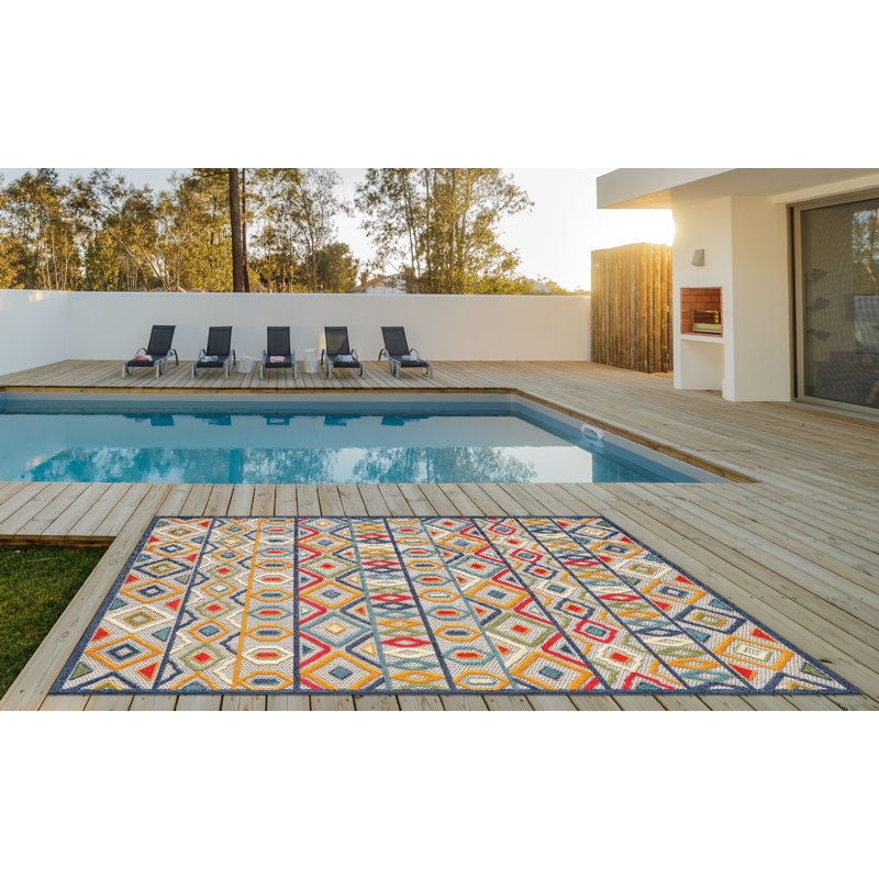 Samah Geometric Indoor / Outdoor Area Rug, Rectangle 5'3" x 7', Ivory/Multi