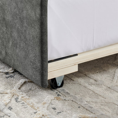 Lit de jour double avec charge USB et lit extensible de taille simple, avec bouton sur le dos et clou en cuivre sur les accoudoirs ondulés
