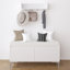 Étagère de hall d'entrée murale avec crochets et banc de rangement, armoire à chaussures blanche moderne avec coussin et rangement fermé pour le couloir, la chambre à coucher ou le vestibule