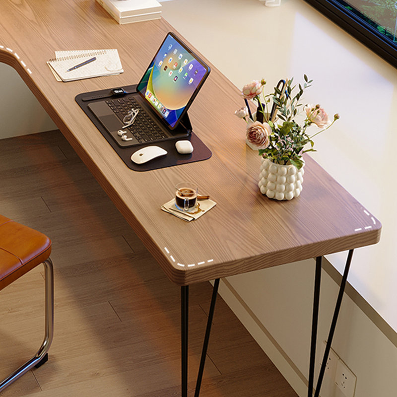 Bureau rectangulaire brun et noir en bois massif et fer, H 29,53 po x l 62,99 po x P 47,24 po, Retour à gauche