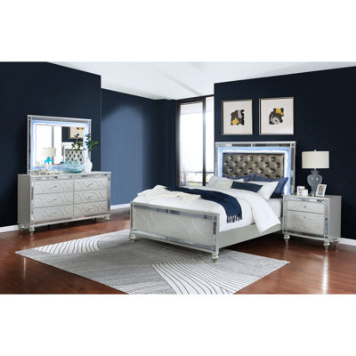 Arabesque Silver Metallic 4-Piece Queen Bedroom Set