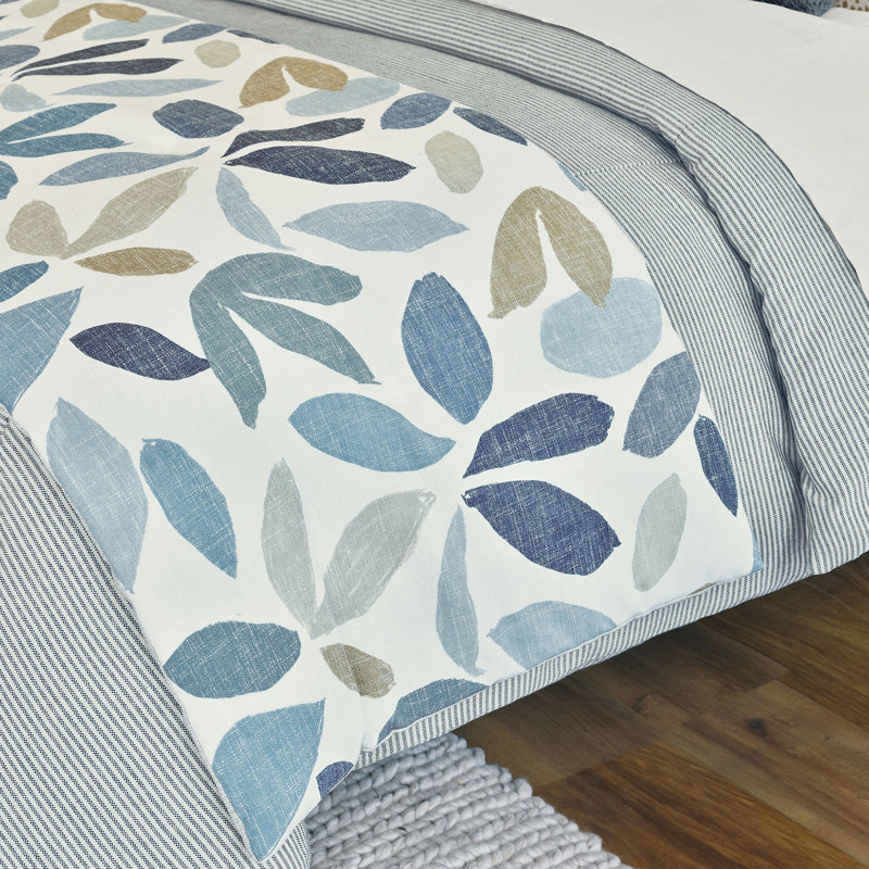 Mira Abstract Bed Runner, Twin