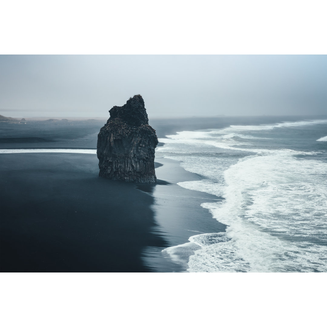 Black Beach von Borchee - Leinwandbild