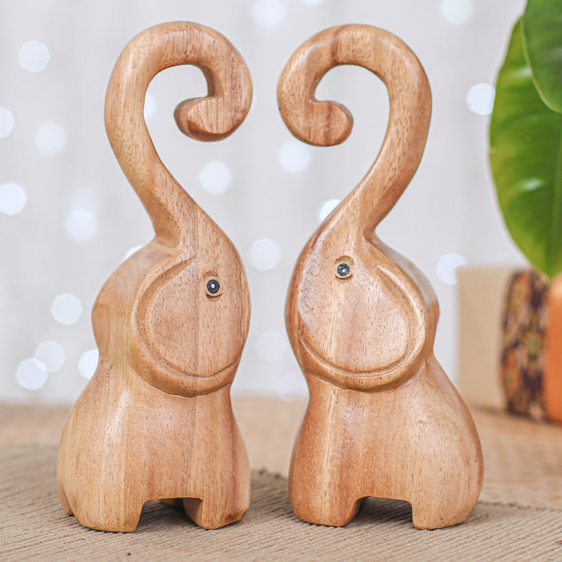 Ensemble de 2 sculptures en bois à motif de cœurs d'éléphants Dakota Fields