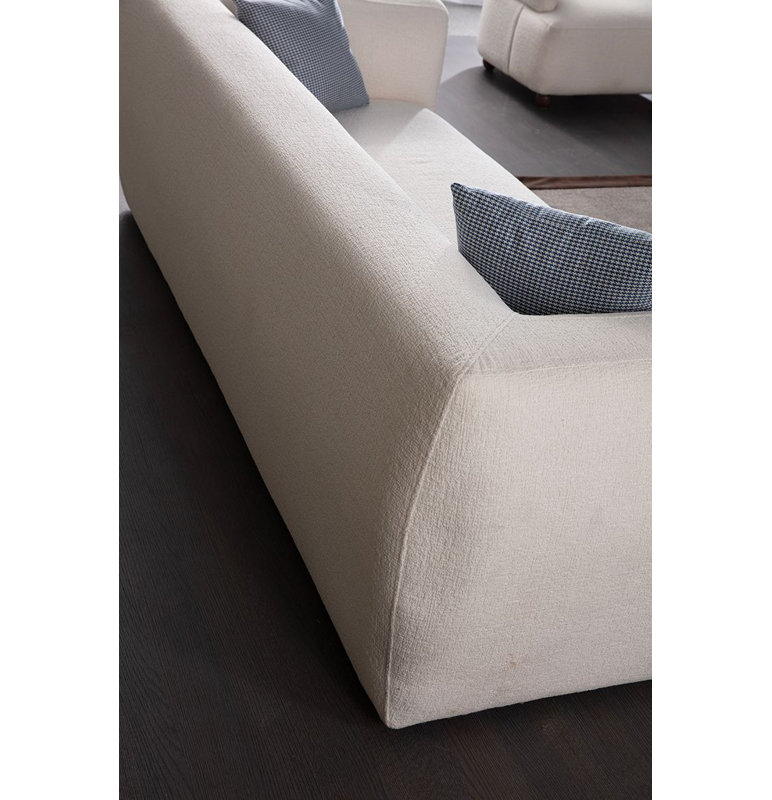 Élégant canapé 3 places, tissu blanc, 90,6 x 38,6 x 27,6 pouces | Revêtement durable en 100% polyester, 28 couches de mousse pour plus de confort | Structure robuste en bois et en bois aggloméré avec pieds peints en noyer de 4,7 pouces | Nettoyage à sec, parfait pour les salons modernes