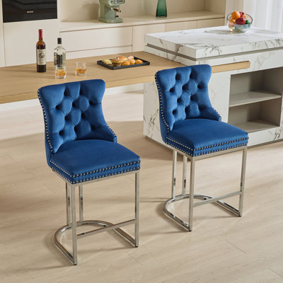 Ensemble de 2 tabourets de bar de 25 po à hauteur de comptoir, tabourets de bar modernes en velours avec dossier à boutons et garniture de rivets avec îlot de cuisine et tabourets de bar robustes en métal chromé (paquet de 2)
