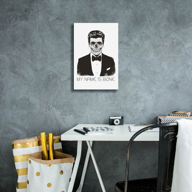 «My Name is Bone» par Balazs Solti, art mural sur toile, H 18 po x l 12 po x P 0,75 po
