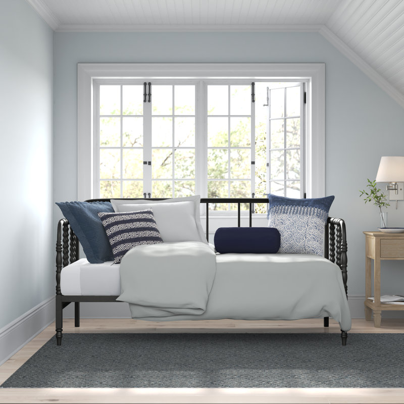 Iron Daybed with Spindle Detailing, Black