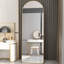 Miroir pleine grandeur de quatrième génération fixé au sol, cadre en alliage d'aluminium arqué, parfait pour la salle de bain, la chambre à coucher et les espaces de vente au détail