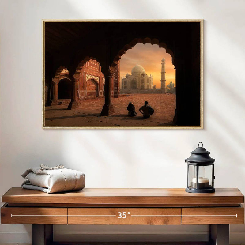 Vue du coucher de soleil du Taj Mahal, 25 po x 17 po, Cadre flottant en bois naturel