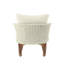 Chaise beige moderne avec coussins imperméables de haute qualité, idéale pour les espaces extérieurs.-579956059