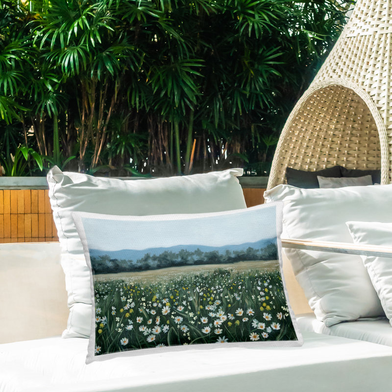 Coussin d'extérieur imprimé "Daisy Meadow Landscape" par Grace Popp