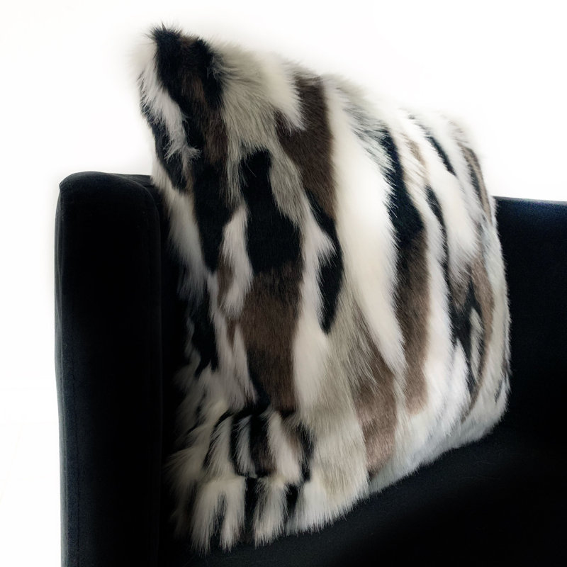 Coussin imprimé animal en fausse fourrure zèbre, 20 po x 36 po