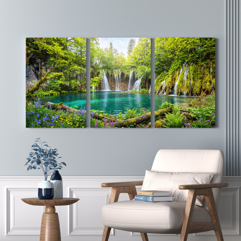 Ensemble de 3 tableaux sur toile représentant un paysage de cascade en forêt, parfaits pour la décoration du salon et de la chambre.