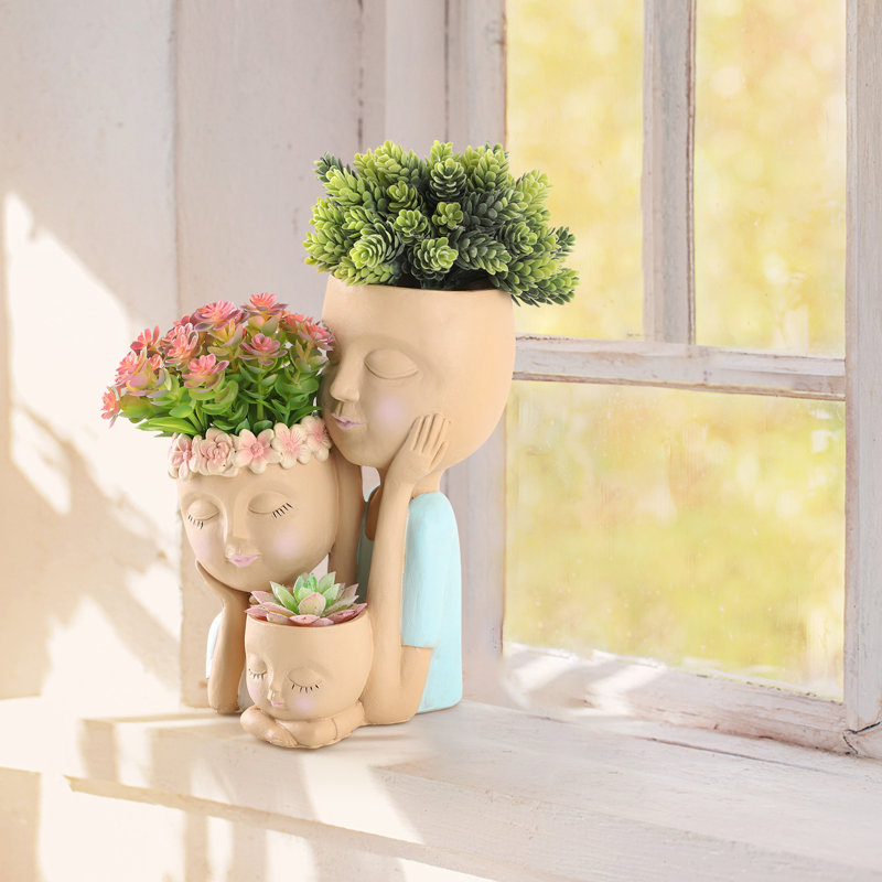 Morgyn Statue Planter