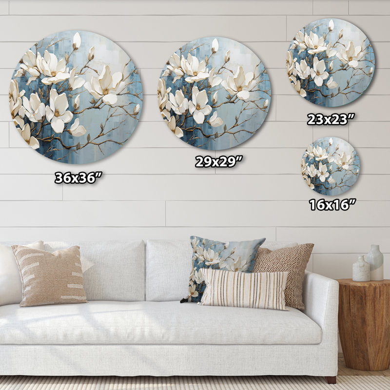 Bleu et bleu peint Magnolias VI - Art floral rond en métal, H 36 po x l 36 po
