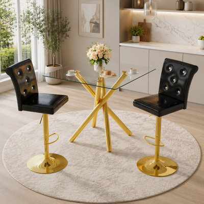 Ensemble de table de bar moderne en verre et tabourets de bar pivotants réglables, table de pub à hauteur de comptoir contemporaine avec pieds chromés dorés, chaises en cuir de polyuréthane noir pour la cuisine, bar à domicile, petits espaces