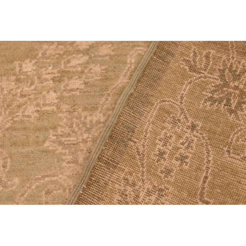 One-of-a-Kind 4'6" x 6'5" 2000s Area Rug in Green