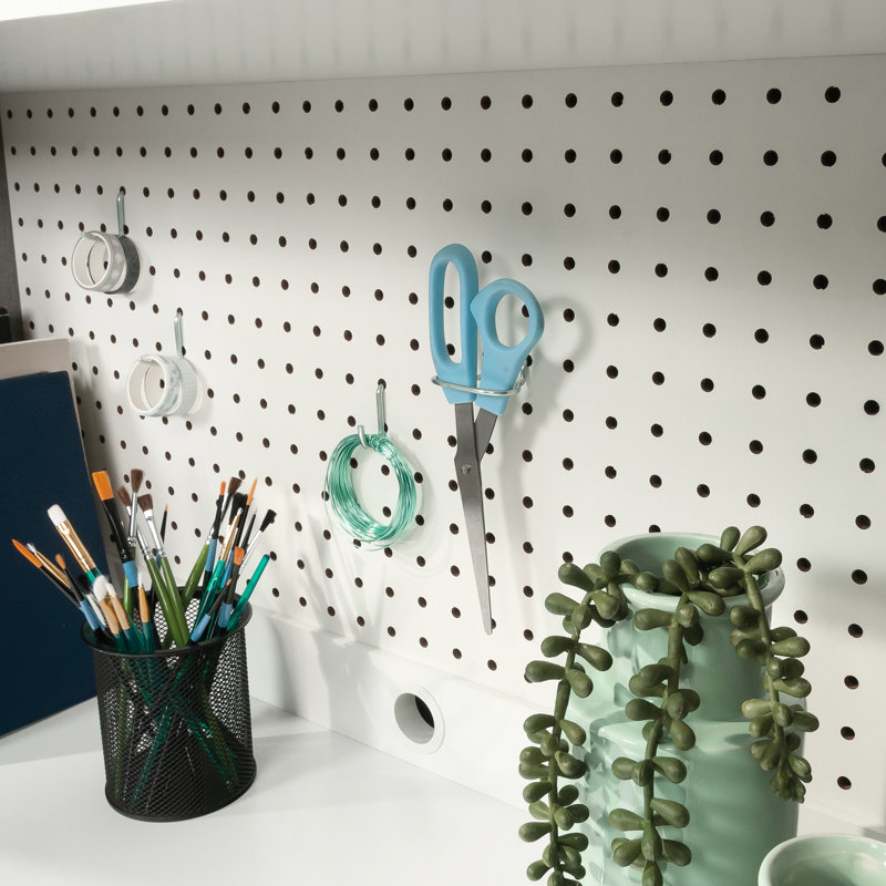 Tablettes réglables brunes idéales pour le bureau et la cuisine, avec un assemblage rapide et personnalisable