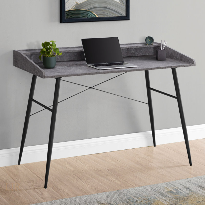 Bureau d'ordinateur contemporain en pierre gris avec tablettes de rangement et structure en métal noir, idéal pour le bureau à domicile et les espaces de travail modernes