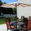 Parasol de marché octogonal 9 pi avec bouton-poussoir Delaplaine - Beige-1130741631