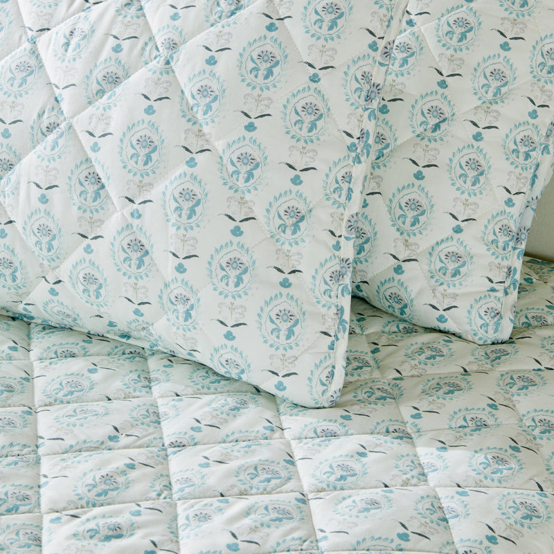 Boho Floral Inspired Reversible Quilt Set with Shams, Twin / Twin XL Quilt + 1 Standard Sham, Blue Floral
