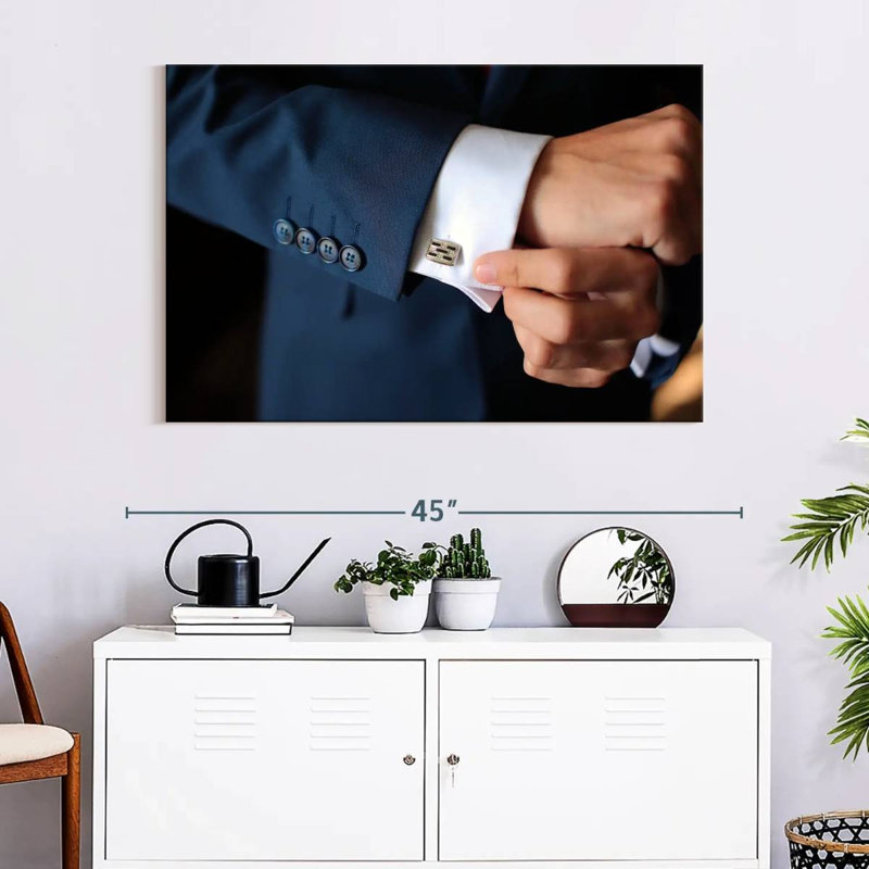 Shuttleworth Groom Cuff, 26" H x 39" W