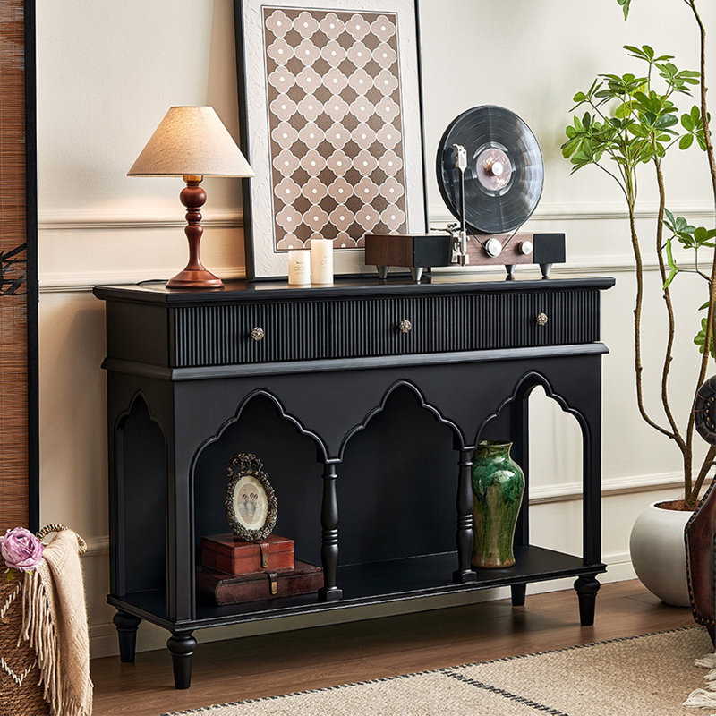 A classic and elegant console table