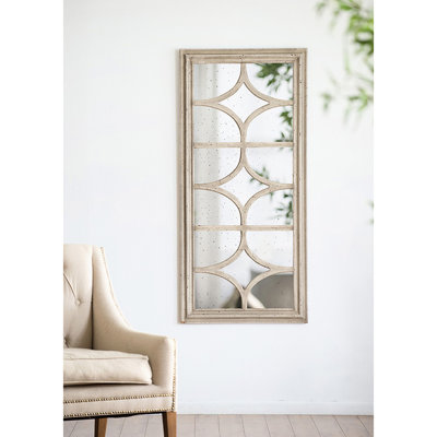 Miroir rectangulaire 28 po x 59 po, cadre blanc antique vieilli, montage vertical ou horizontal, miroir à panneau avec élément décoratif semblable à une fenêtre, suspension verticale / horizontale