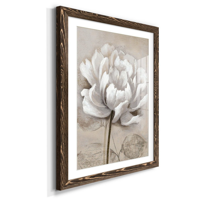Doux blanc I - Cadre photo, reproduction d'art sur papier, H 37,5 po x l 27,5 po x P 1,5 po, Noyer