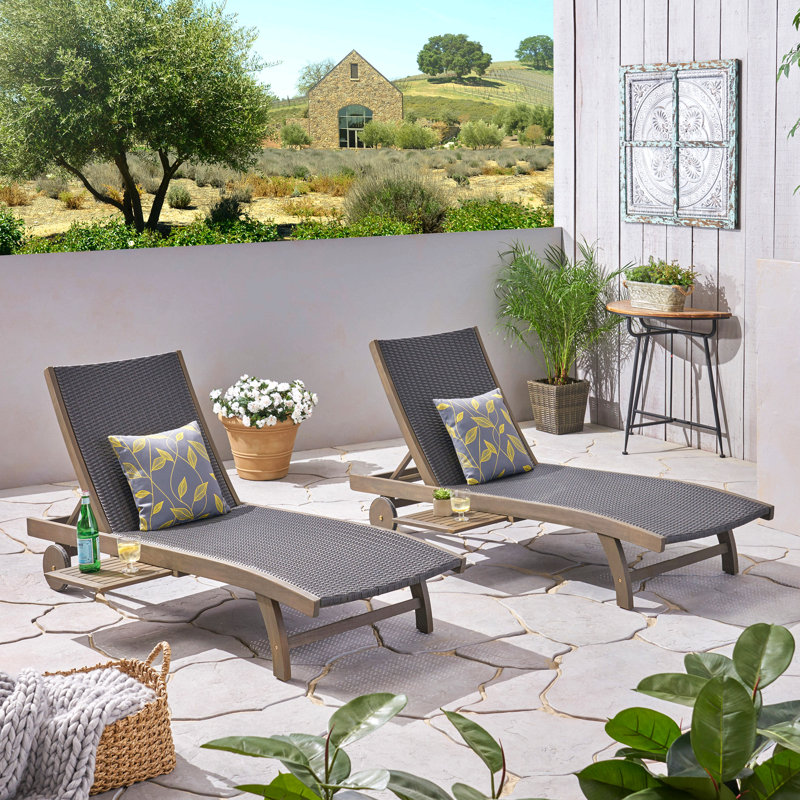 BANZAI CHAISE LOUNGE WITH PULL-OUT TRAY