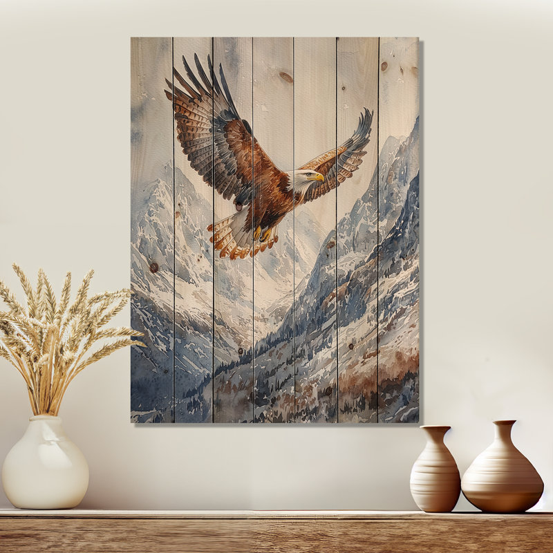 Aigle brun volant au-dessus de montagnes I - aigle, art mural en bois sur bois de pin naturel, H 44 po x l 34 po x P 0,78 po