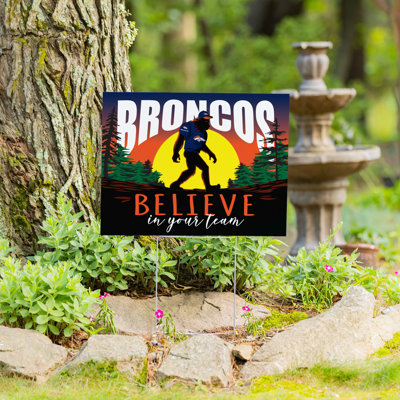 Enseigne de cour Denver Broncos, Bigfoot
