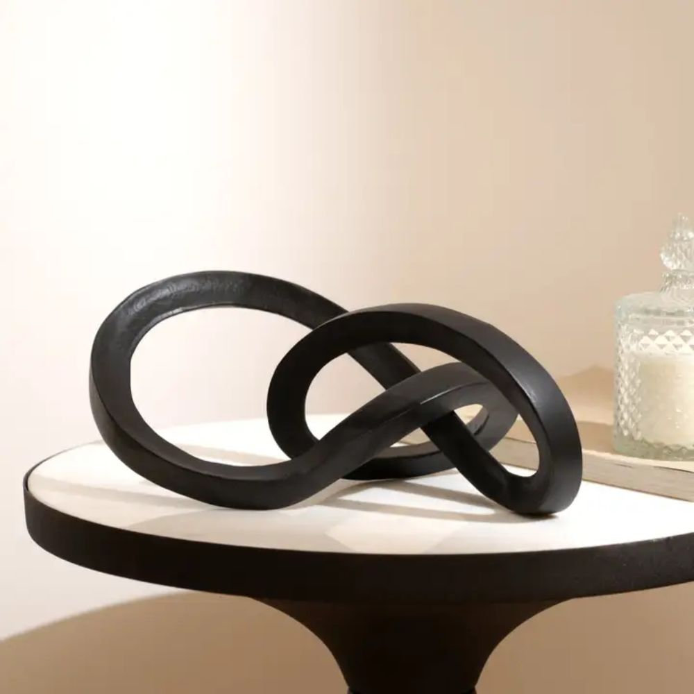 Figurines & Sculptures