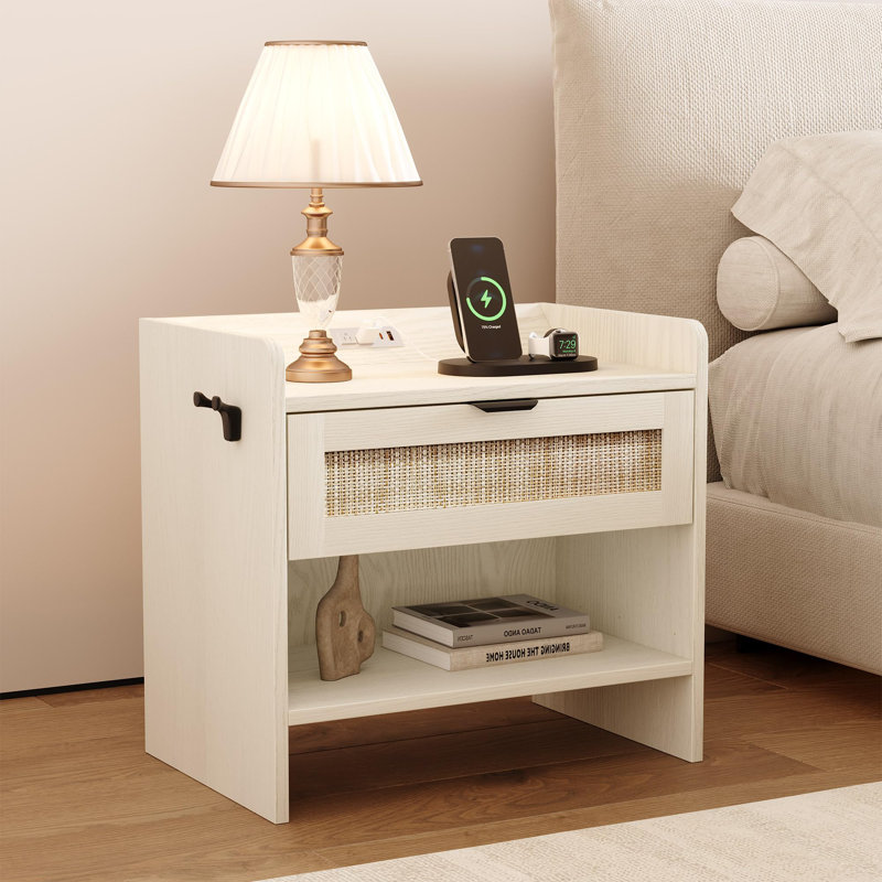 Table de chevet en rotin, table de chevet avec station de charge de type C - 1 tiroir et espace de rangement ouvert, table d'appoint de table de bout Boho